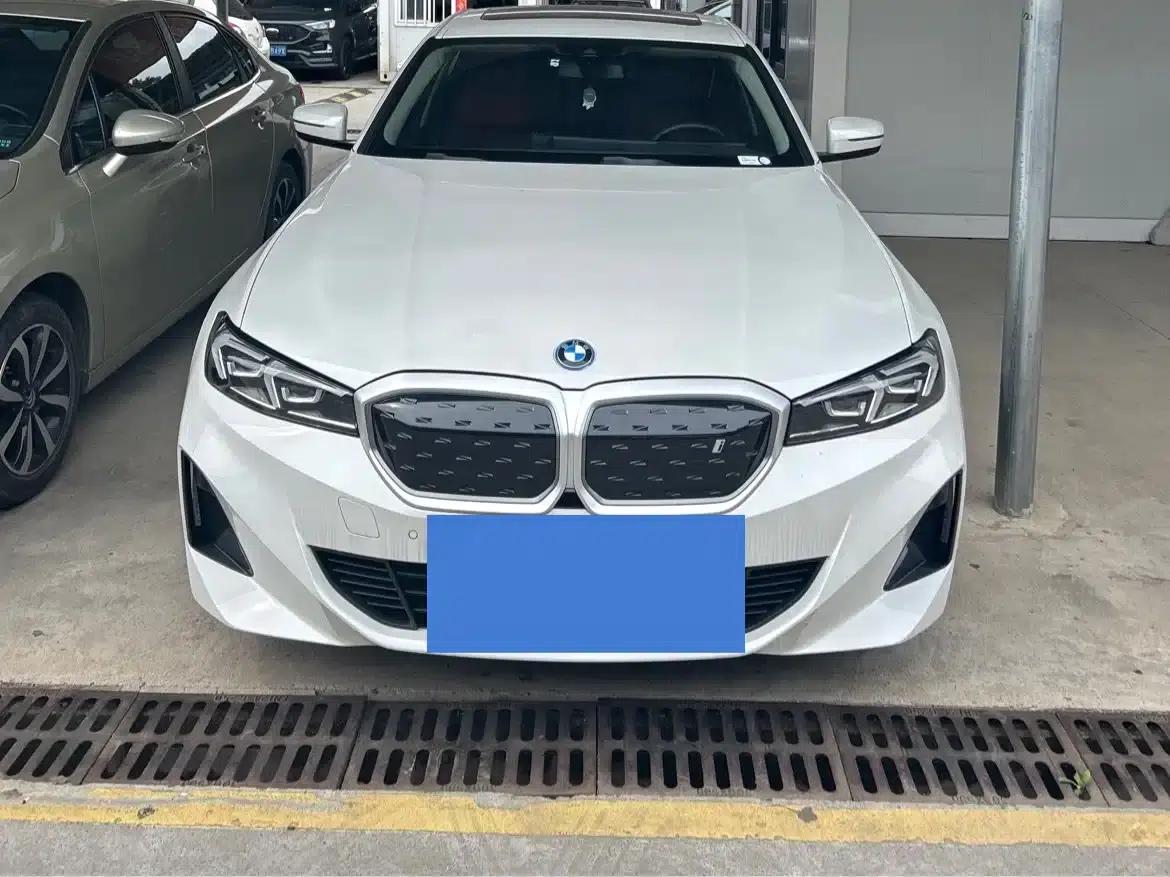 BMW i3 2022 eDrive 35L — миниатюра 2