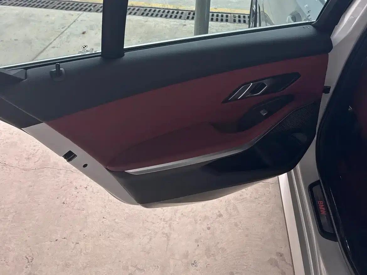 BMW i3 2022 eDrive 35L — миниатюра 9