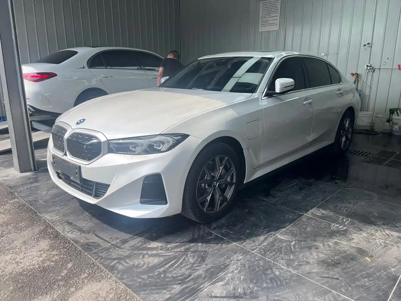 BMW i3 2024 eDrive 35L — миниатюра 1