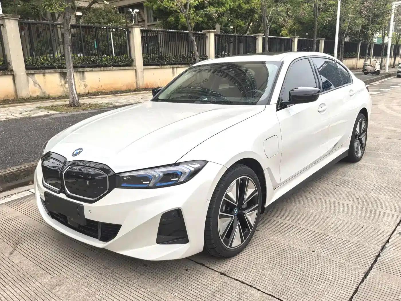 BMW i3 2024 eDrive 40 L Shadow Sport Package — миниатюра 1