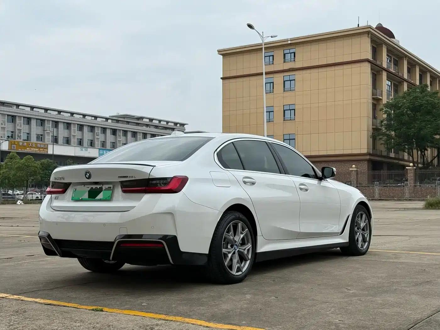 BMW i3 2024 eDrive 35L — миниатюра 14