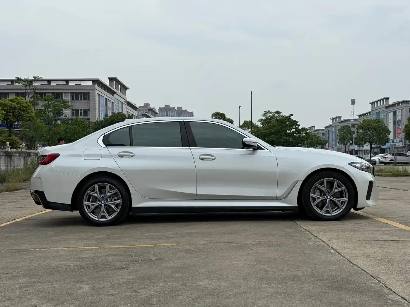 BMW i3 2024 eDrive 35L — миниатюра 17