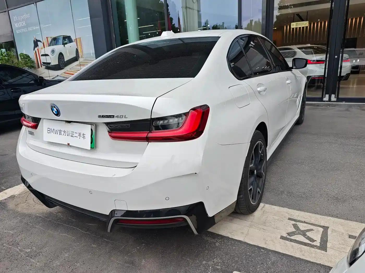 BMW i3 2025 eDrive 40 L Shadow Edition — миниатюра 10