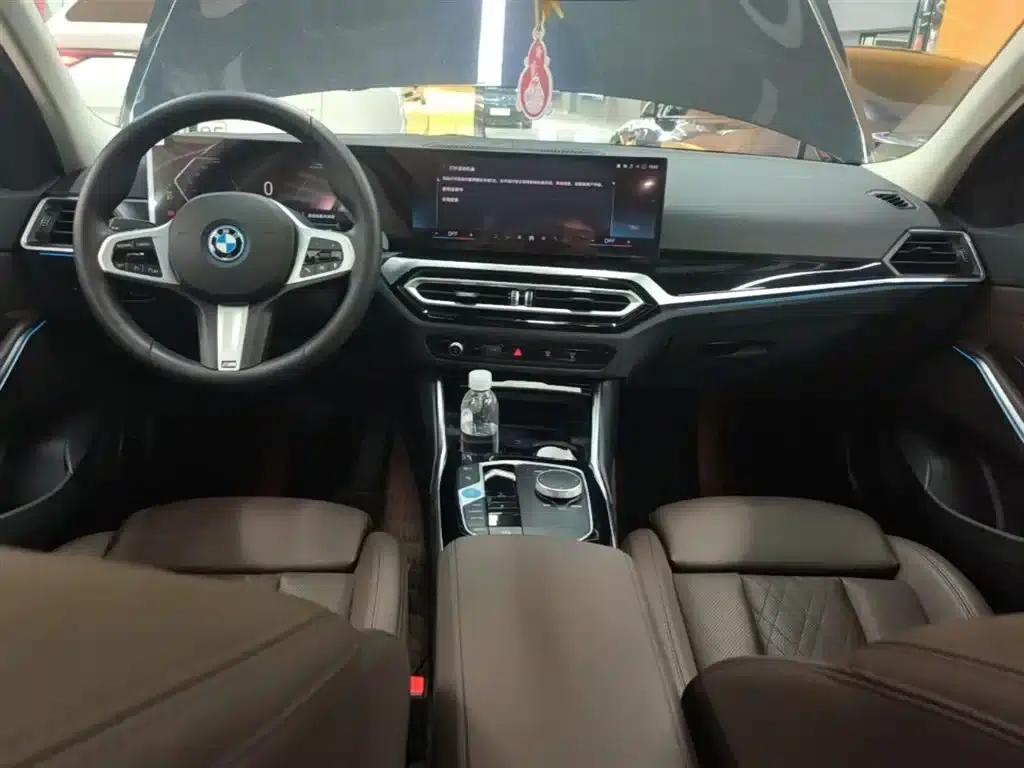 BMW i3 2024 eDrive 35L — миниатюра 10