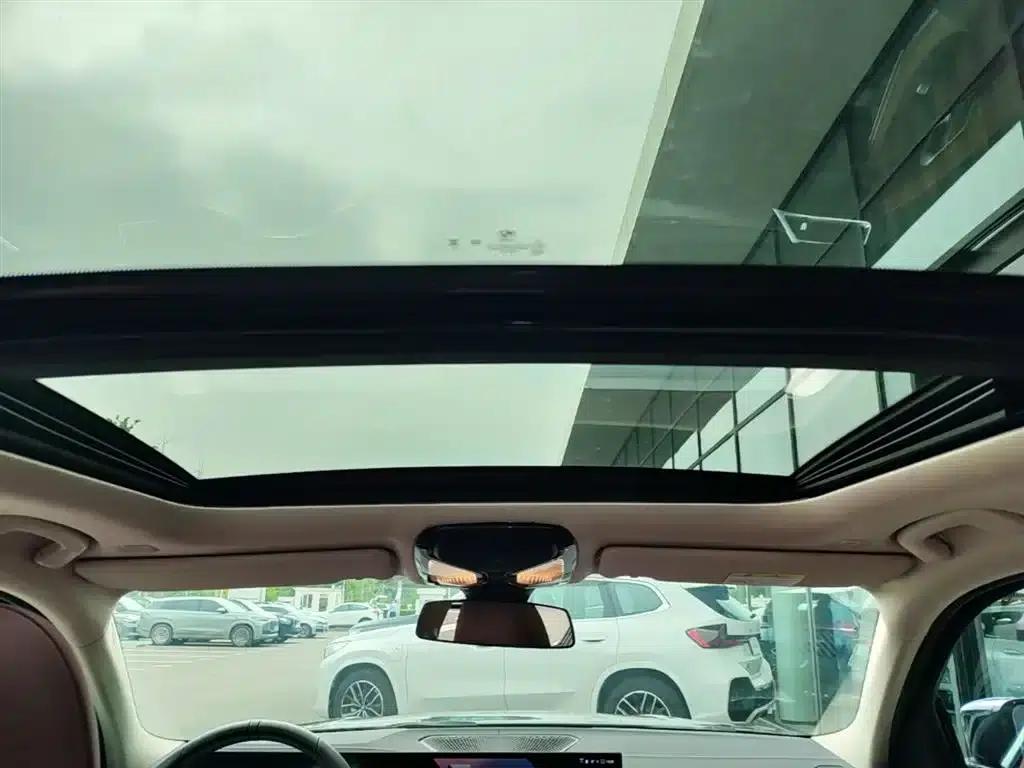 BMW i3 2025 eDrive 35 L — миниатюра 18