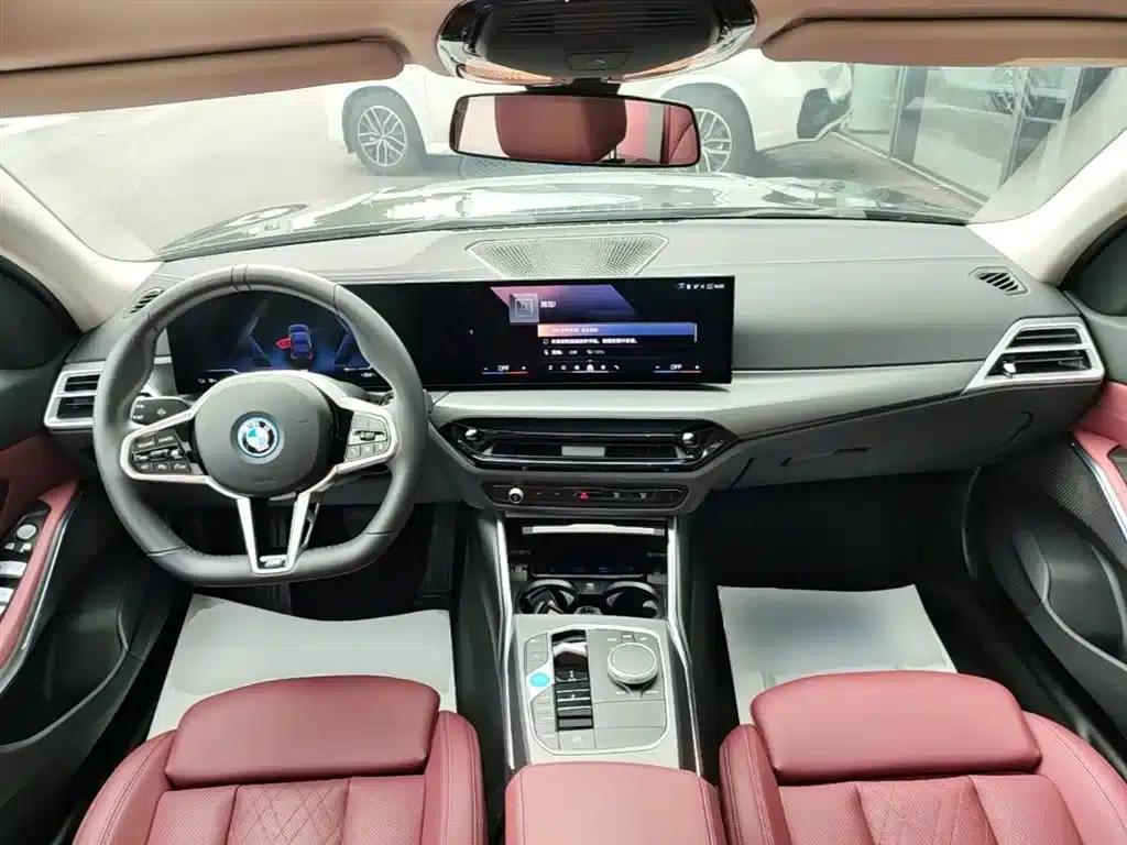 BMW i3 2025 eDrive 35 L — миниатюра 10