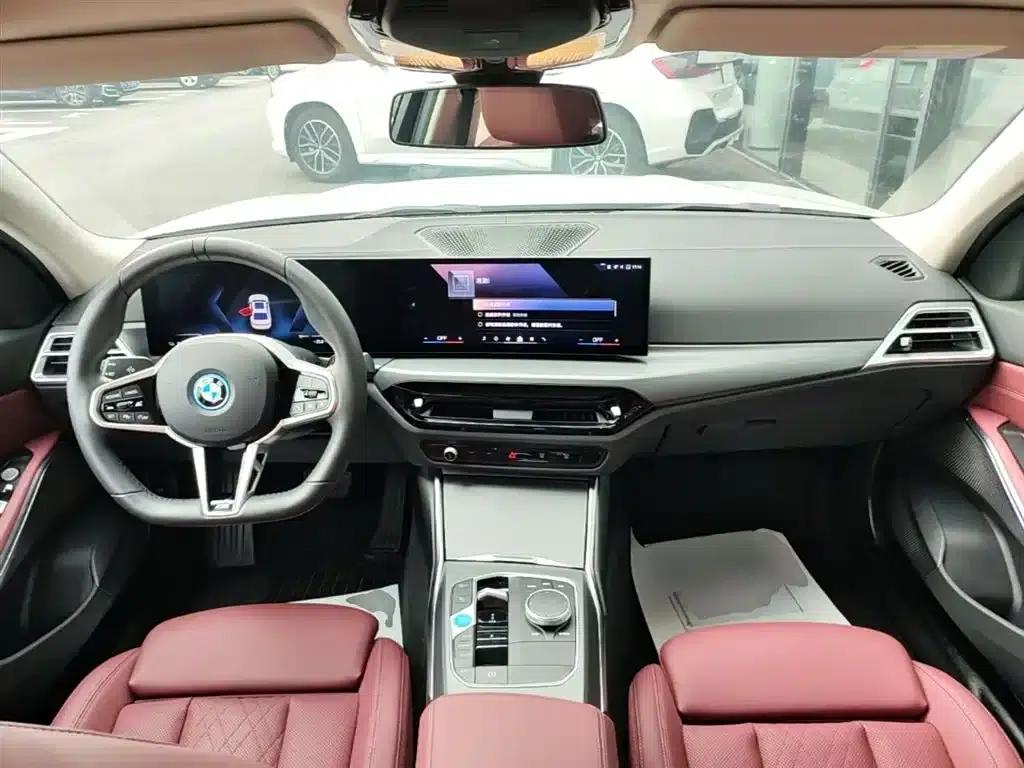 BMW i3 2025 eDrive 35 L — миниатюра 10