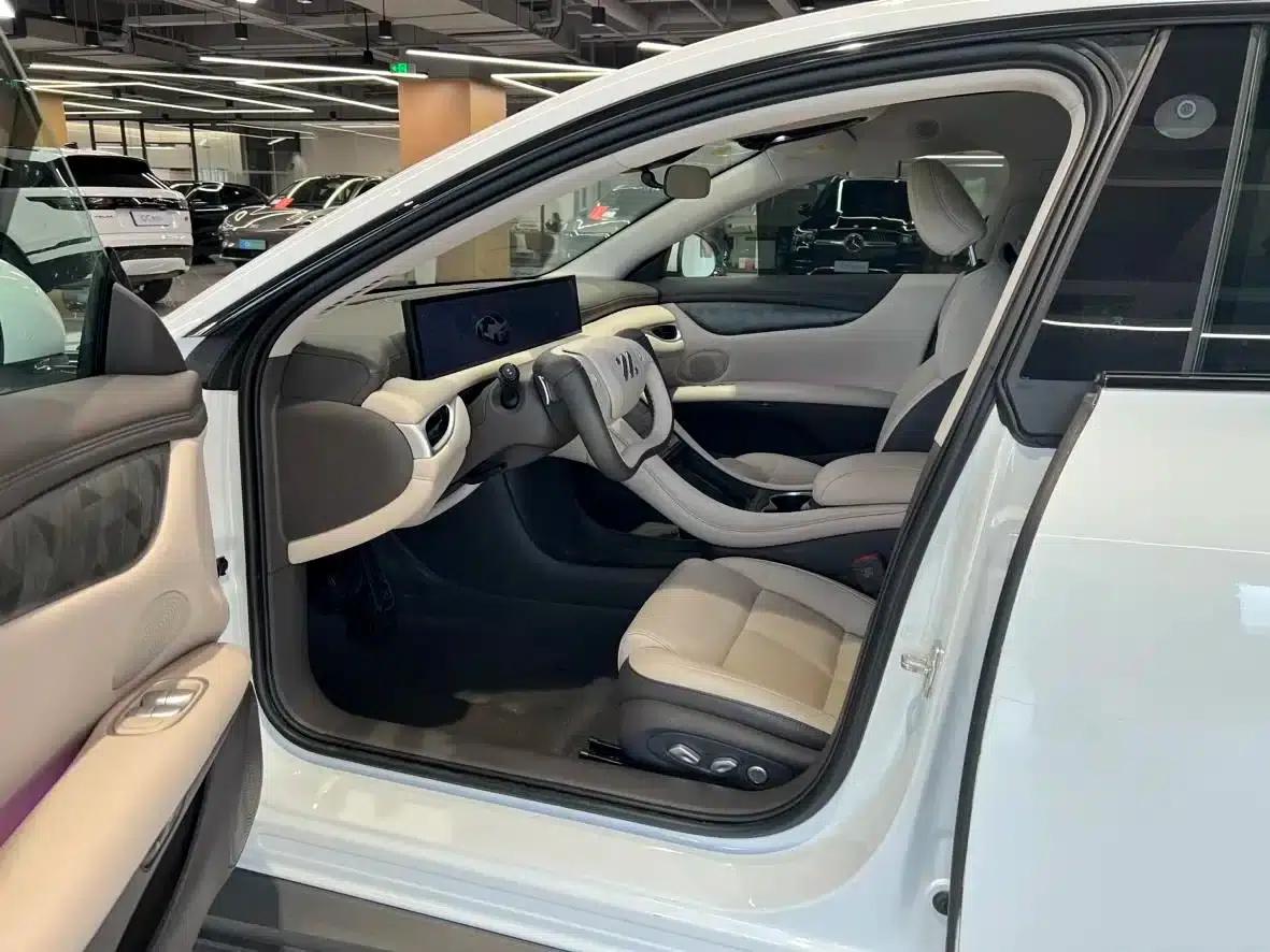 Zhiji L6 2024 Max Standard Edition — миниатюра 8