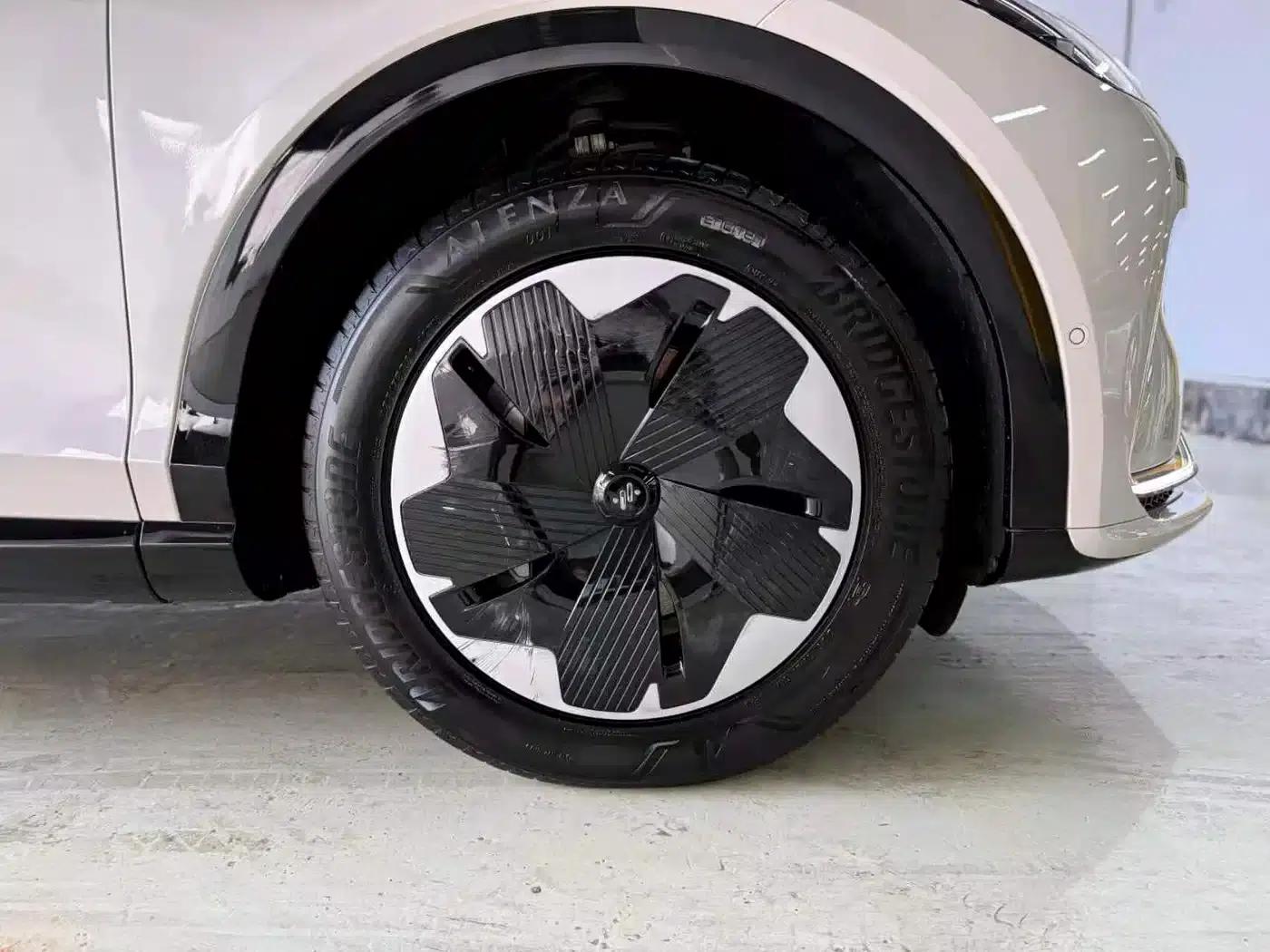 2023 Smart LS7 90kWh Elite Rear-Wheel Drive Edition — миниатюра 25