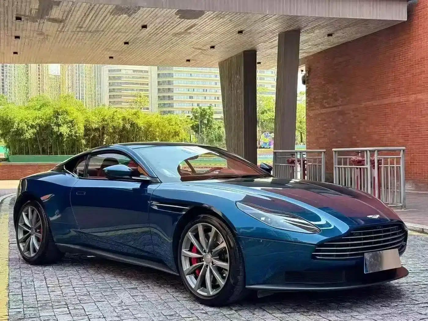 Aston Martin DB11 2019 4.0T V8 Coupe — миниатюра 2