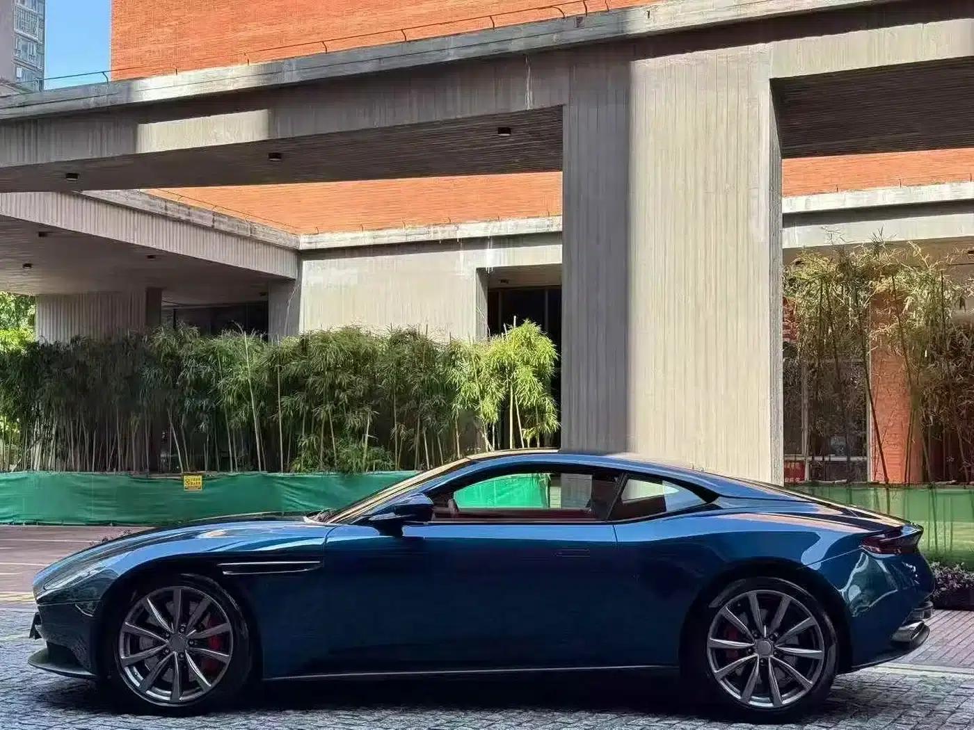 Aston Martin DB11 2019 4.0T V8 Coupe — миниатюра 4