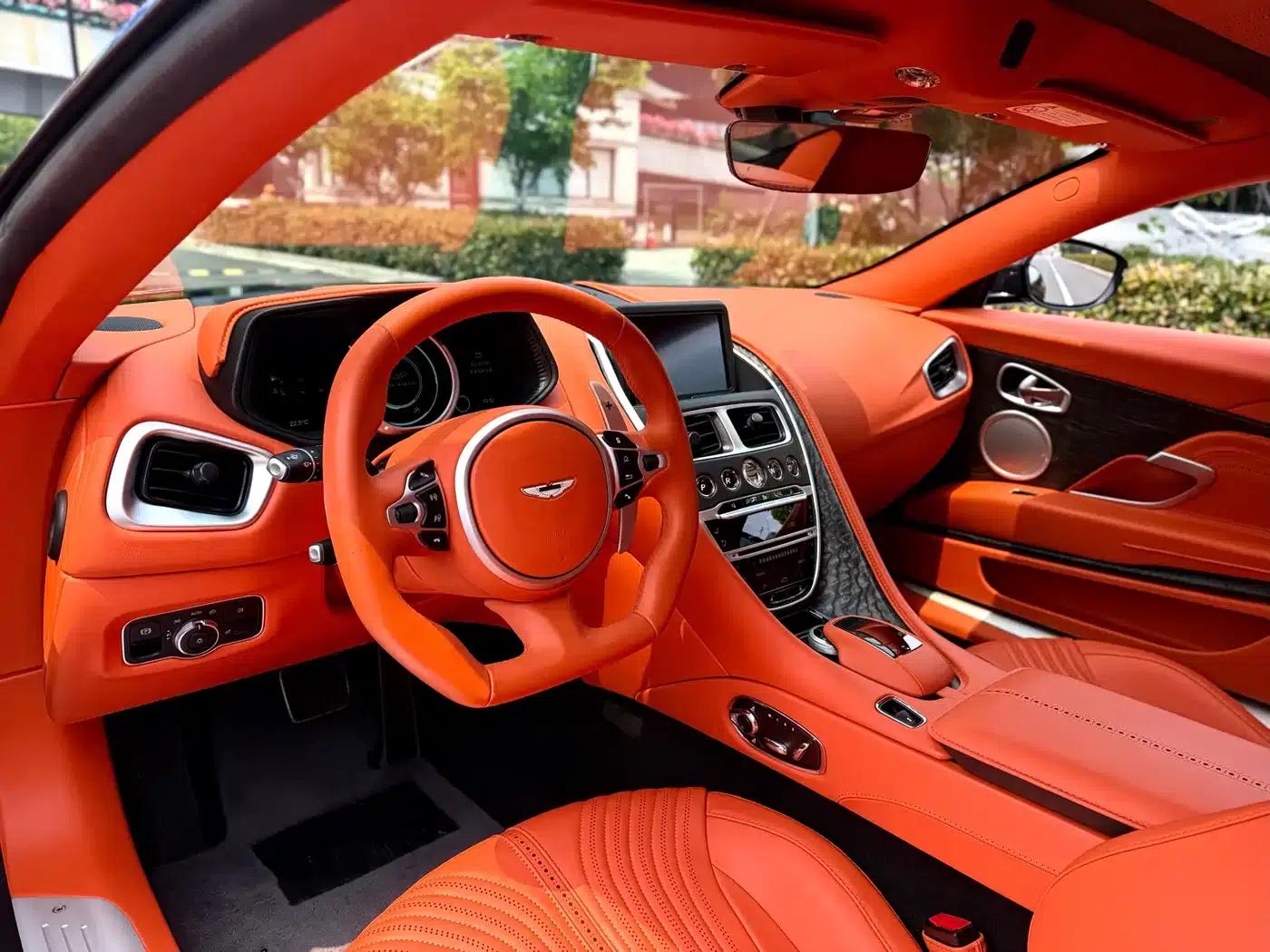 Aston Martin DB11 2022 4.0T V8 Coupe — миниатюра 4