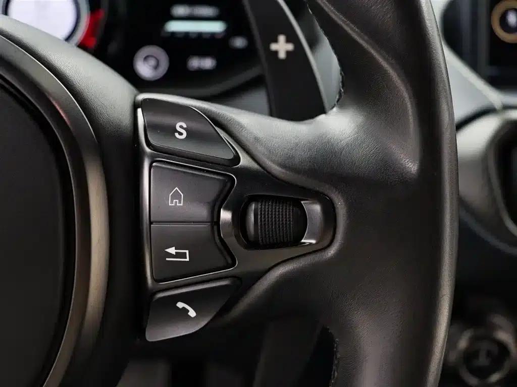 2018 V8 Vantage 4.0T V8 Coupe — миниатюра 8