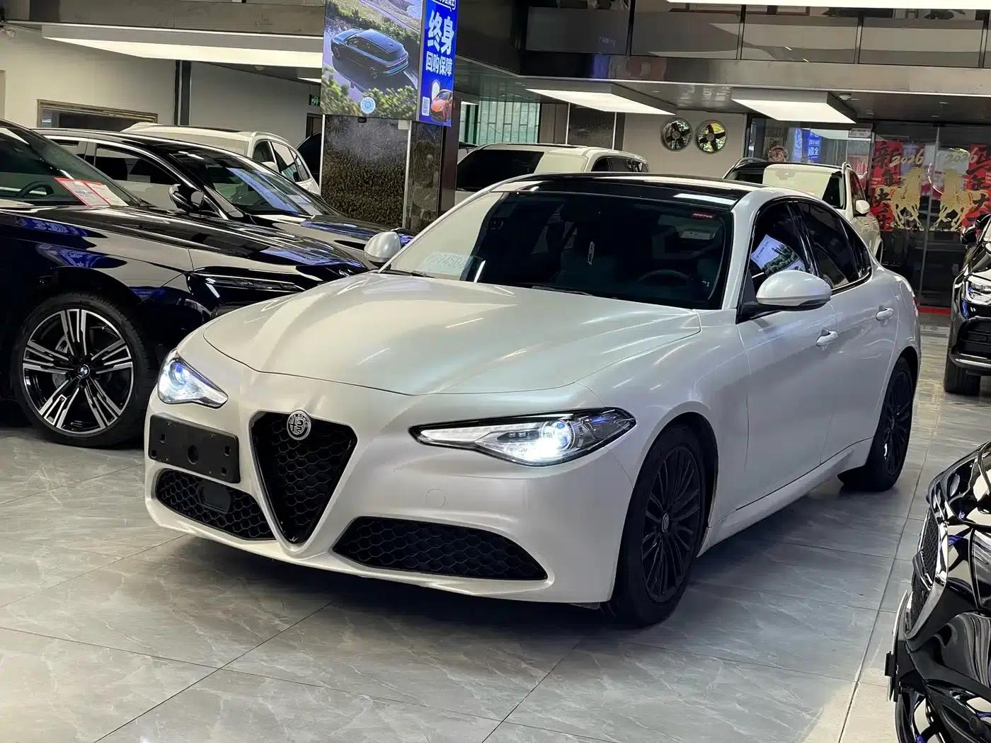 Giulia Juliet 2017 2.0T 280HP Luxury Edition — миниатюра 1
