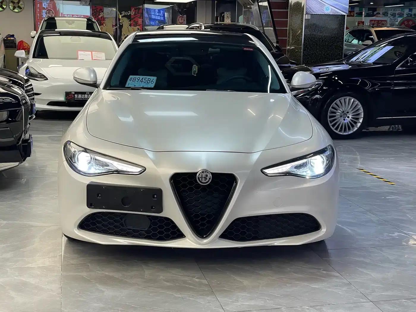 Giulia Juliet 2017 2.0T 280HP Luxury Edition — миниатюра 2