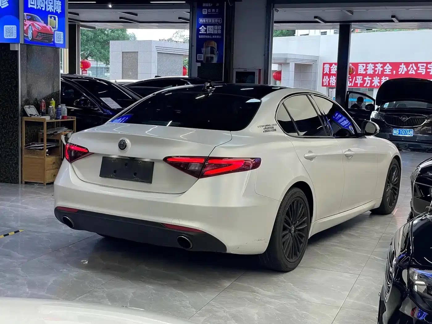 Giulia Juliet 2017 2.0T 280HP Luxury Edition — миниатюра 4