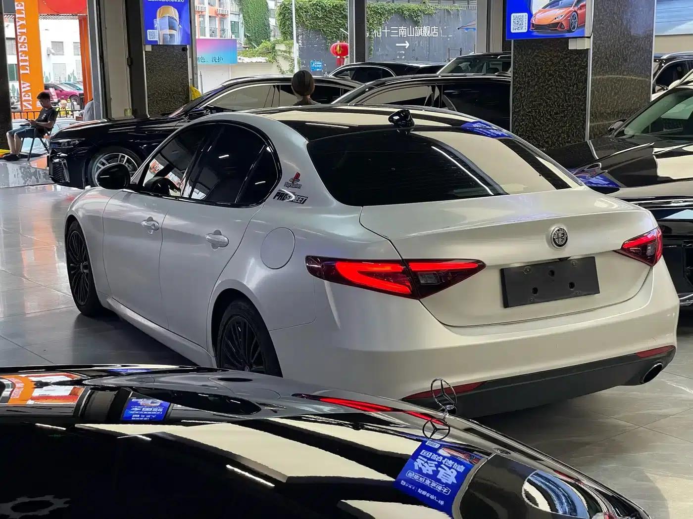 Giulia Juliet 2017 2.0T 280HP Luxury Edition — миниатюра 6