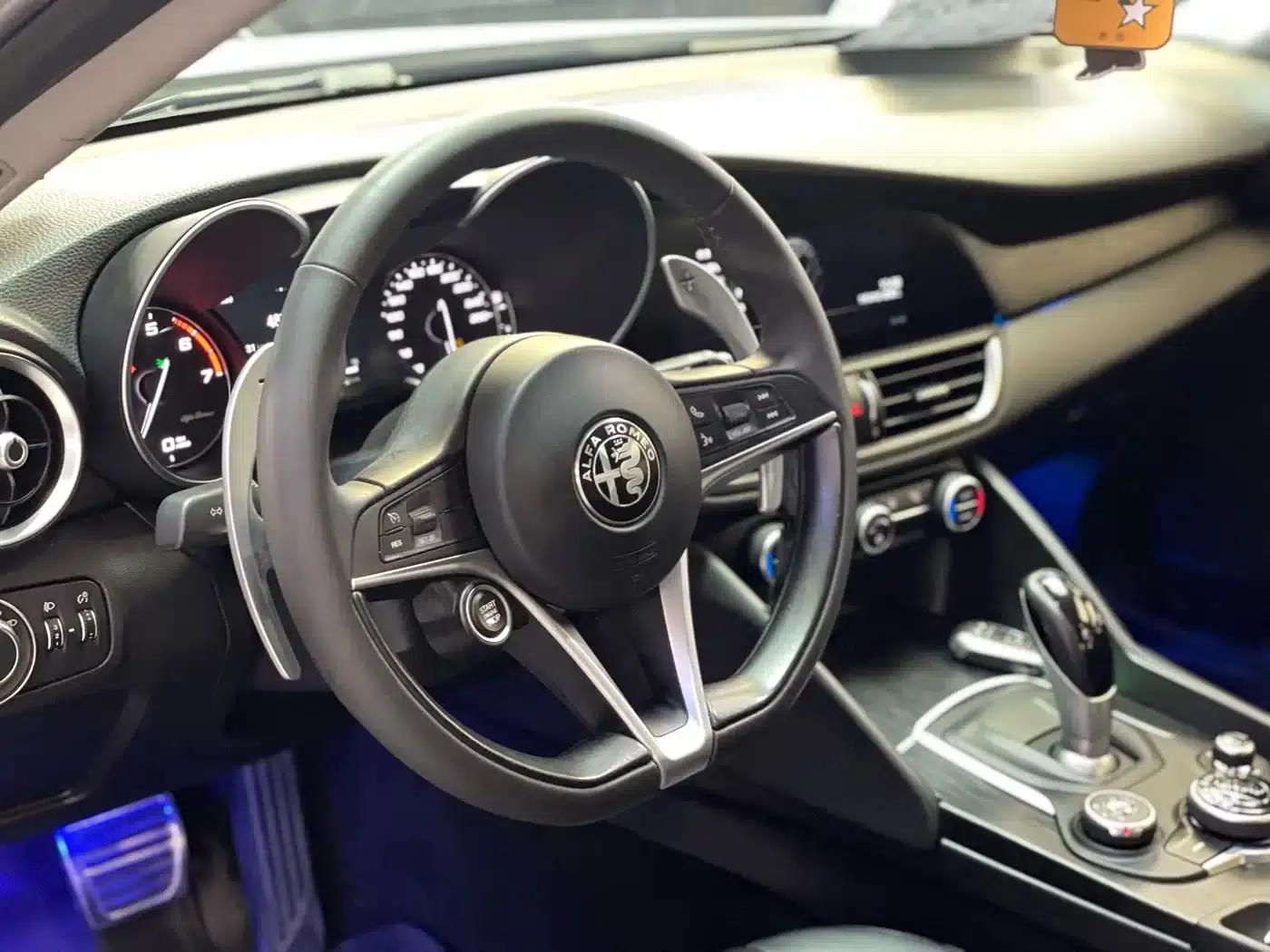 Giulia Juliet 2017 2.0T 280HP Luxury Edition — миниатюра 9