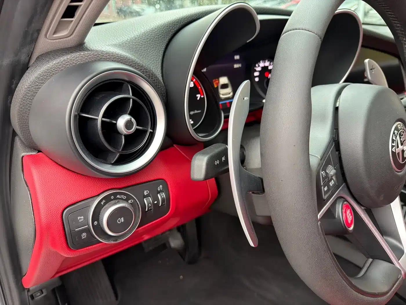 Giulia Juliet 2020 2.0T 280HP Dark Night Phantom Limited Edition — миниатюра 12