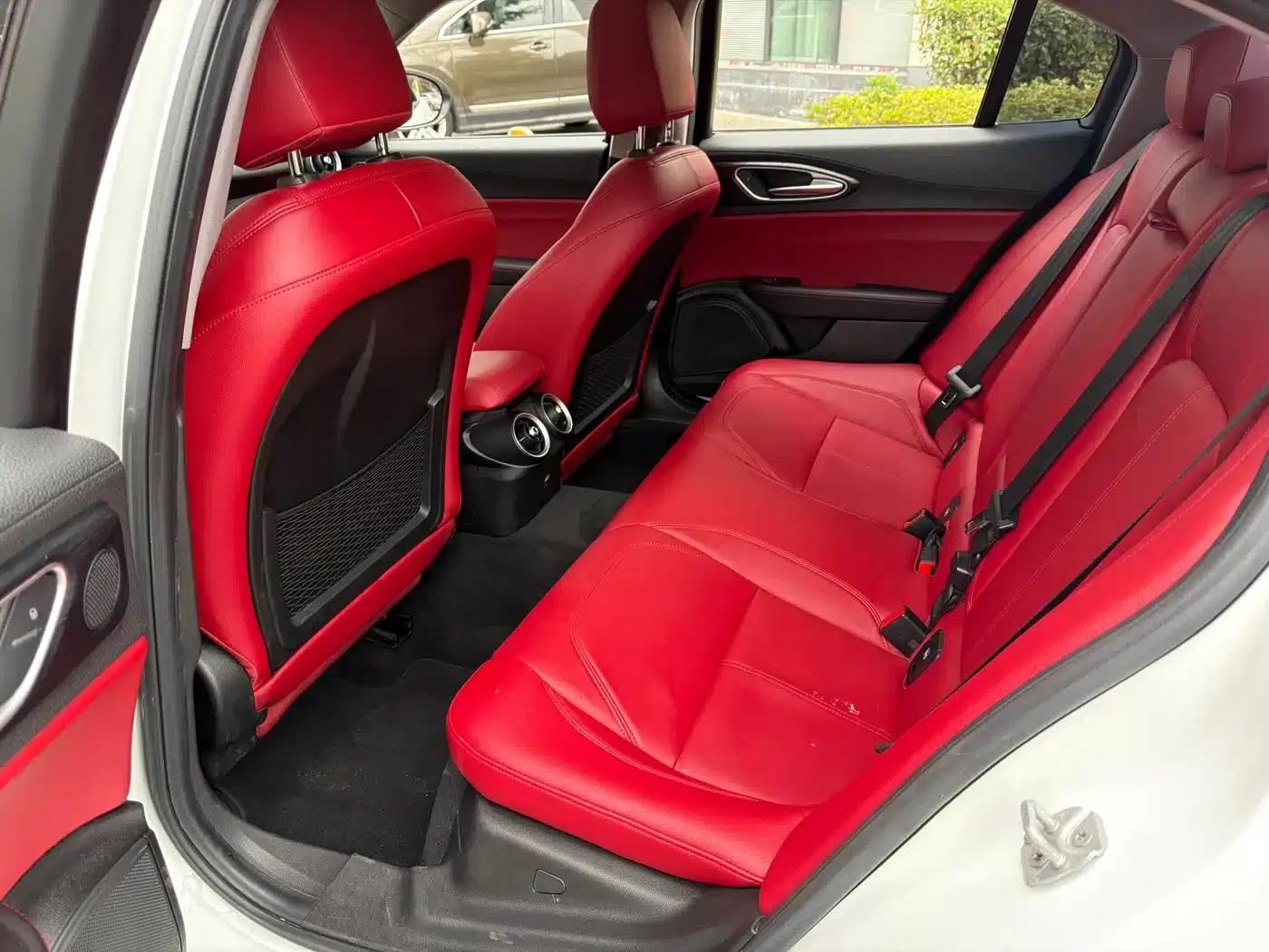Giulia Juliet 2020 2.0T 280HP Dark Night Phantom Limited Edition — миниатюра 16