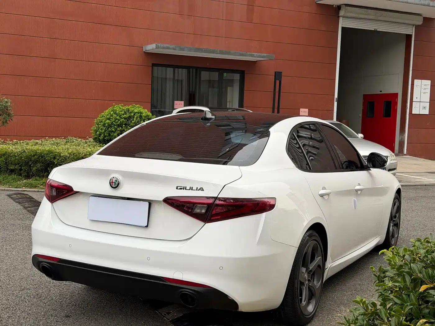 Giulia Juliet 2020 2.0T 280HP Dark Night Phantom Limited Edition — миниатюра 20