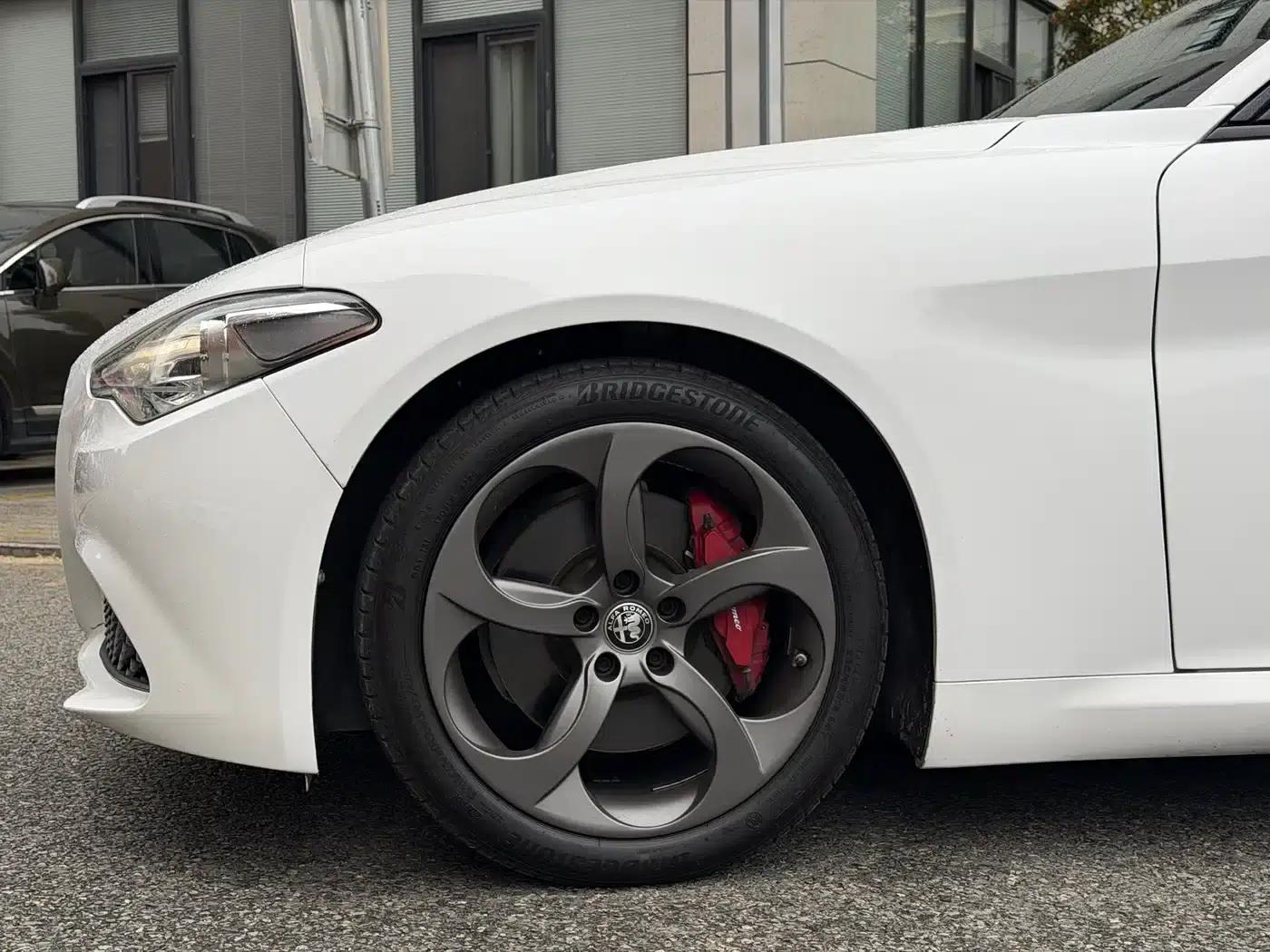 Giulia Juliet 2020 2.0T 280HP Dark Night Phantom Limited Edition — миниатюра 21