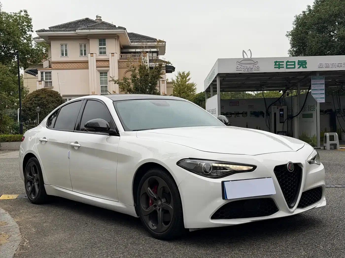 Giulia Juliet 2020 2.0T 280HP Dark Night Phantom Limited Edition — миниатюра 4