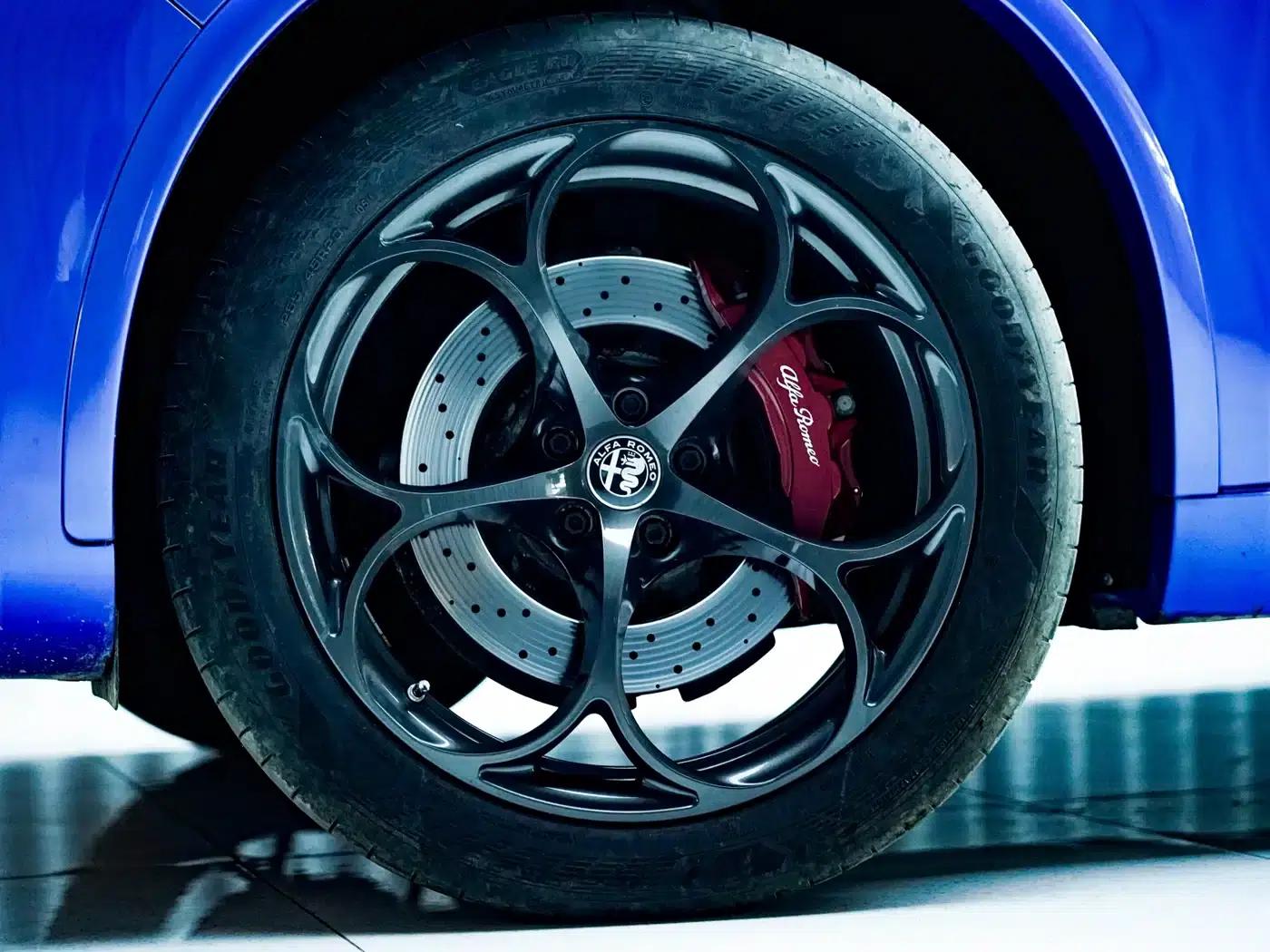 2018 Stelvio 2.9T 510HP Quadrifoglio Edition — миниатюра 12