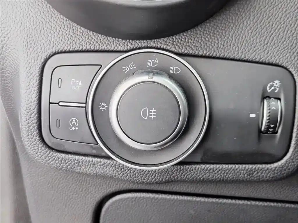 2017 Stelvio 2.0T 200HP Luxury Edition — миниатюра 21