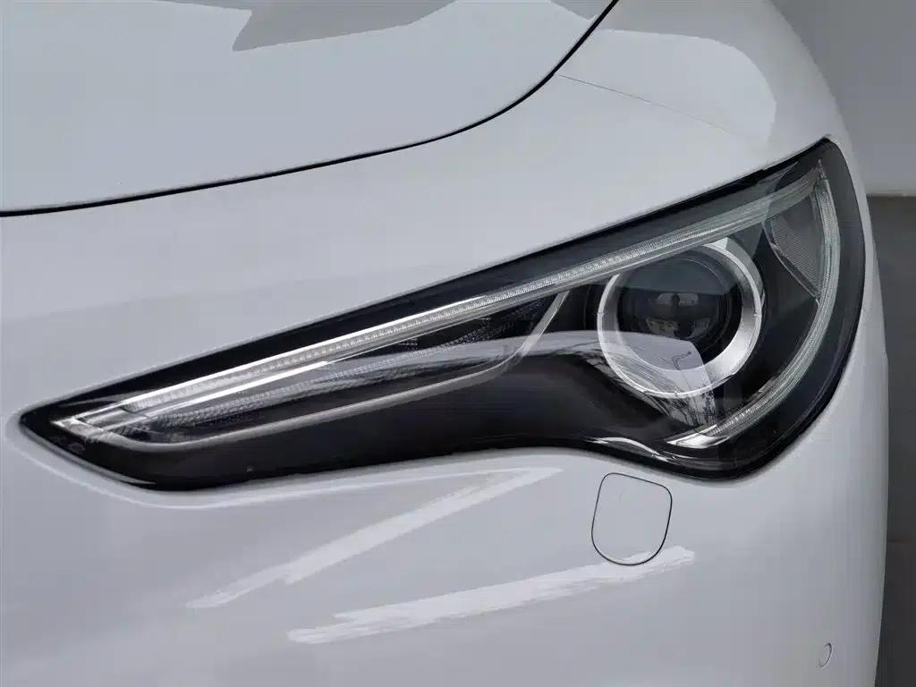 2017 Stelvio 2.0T 200HP Luxury Edition — миниатюра 7