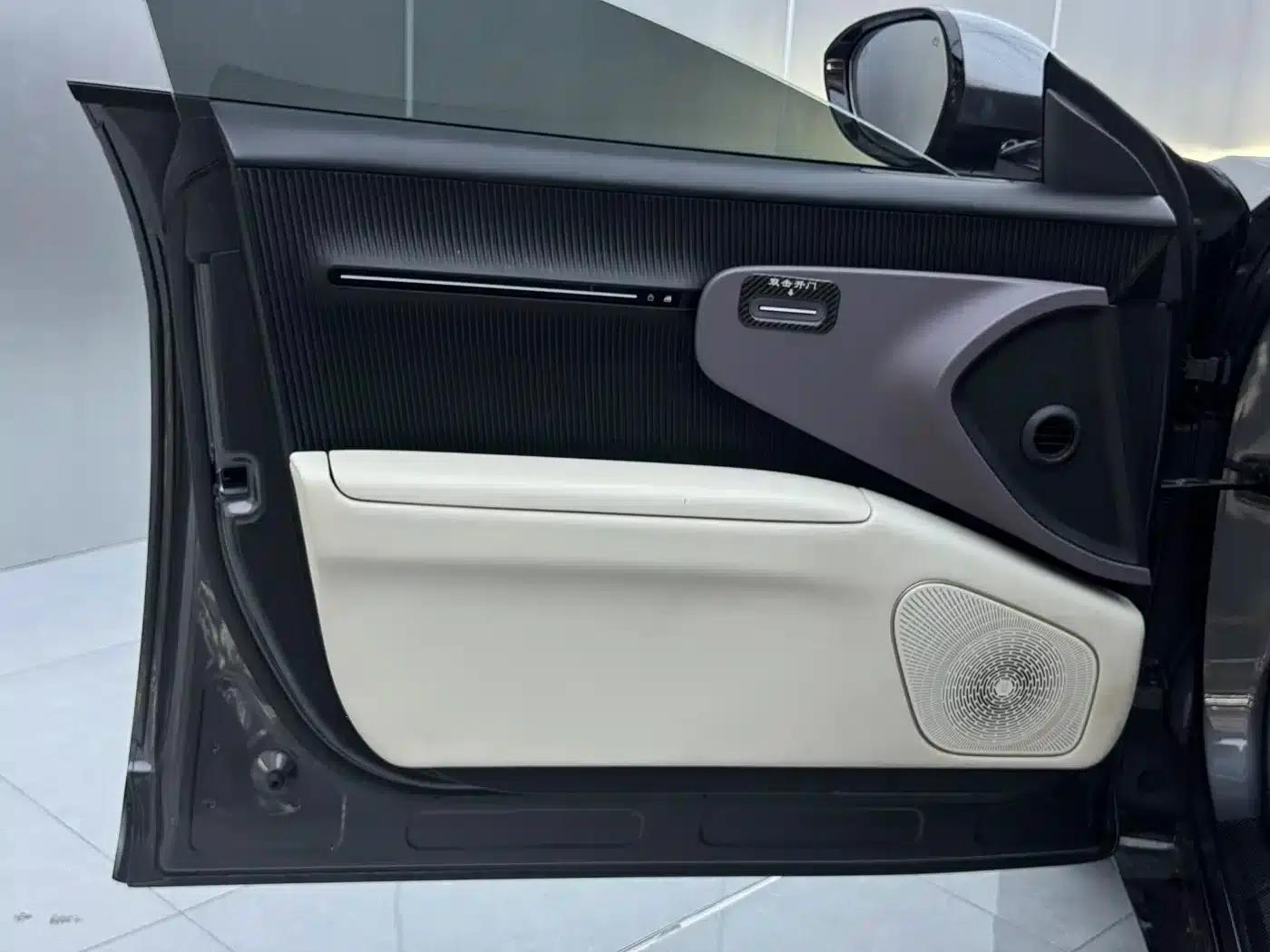Avita 12 2023 700 Triple Laser Rear-Wheel Drive Luxury Edition — миниатюра 9