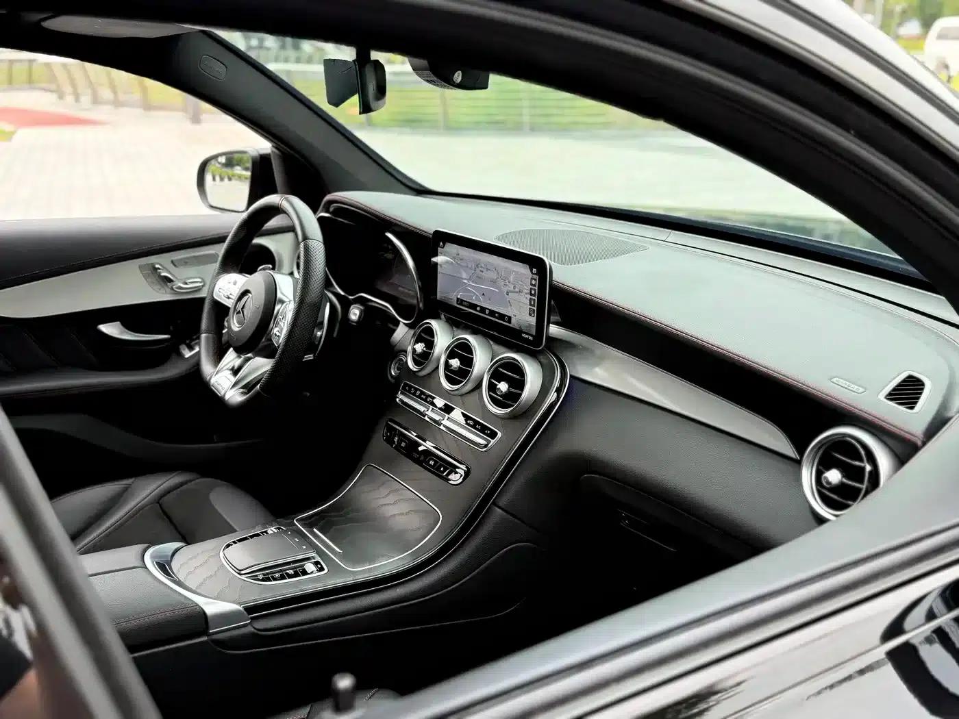 Mercedes-Benz GLC Coupe AMG 2022 AMG GLC 43 4MATIC Coupe SUV — миниатюра 9