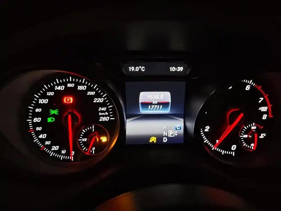 Imported Mercedes-Benz CLA 2018 CLA 200 Fashion Edition — миниатюра 14