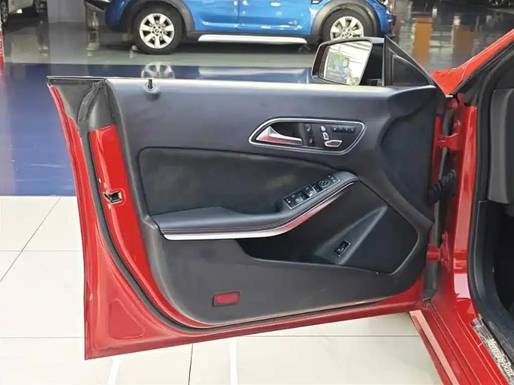 Imported Mercedes-Benz CLA 2018 CLA 220 4MATIC — миниатюра 6