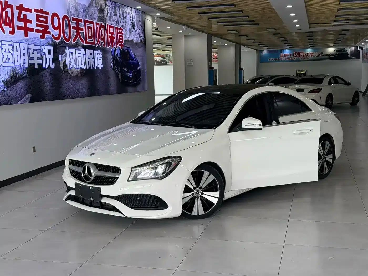 Imported Mercedes-Benz CLA 2017 Facelift CLA 200 Fashion Model — миниатюра 1
