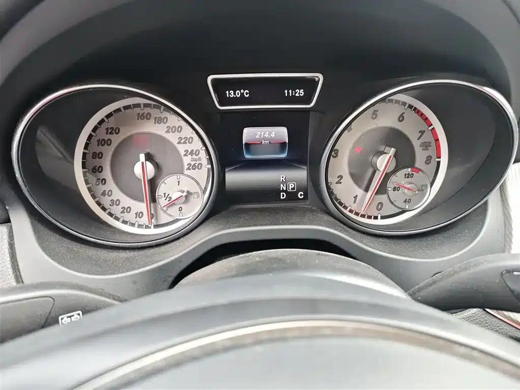 Imported Mercedes-Benz CLA 2016 CLA 200 Dynamic — миниатюра 4