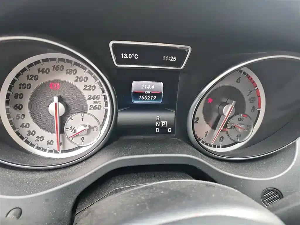 Imported Mercedes-Benz CLA 2016 CLA 200 Dynamic — миниатюра 5