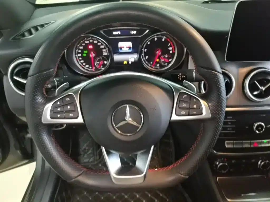 Imported Mercedes-Benz CLA 2018 CLA 220 4MATIC — миниатюра 11