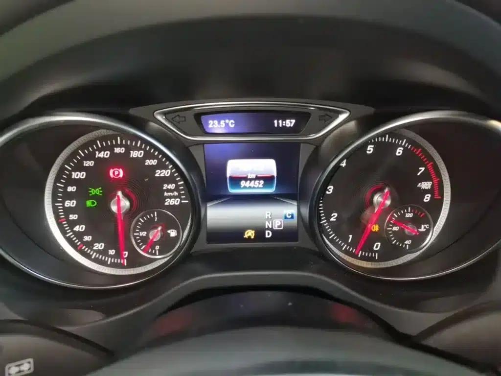 Imported Mercedes-Benz CLA 2018 CLA 220 4MATIC — миниатюра 12