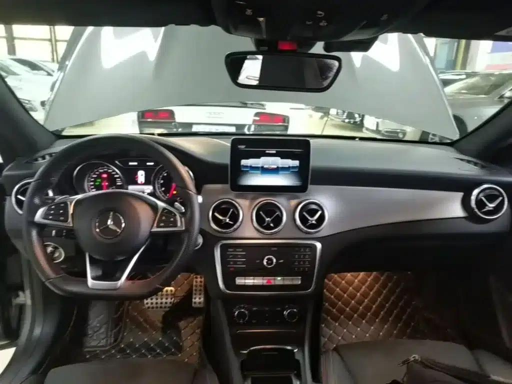 Imported Mercedes-Benz CLA 2018 CLA 220 4MATIC — миниатюра 10