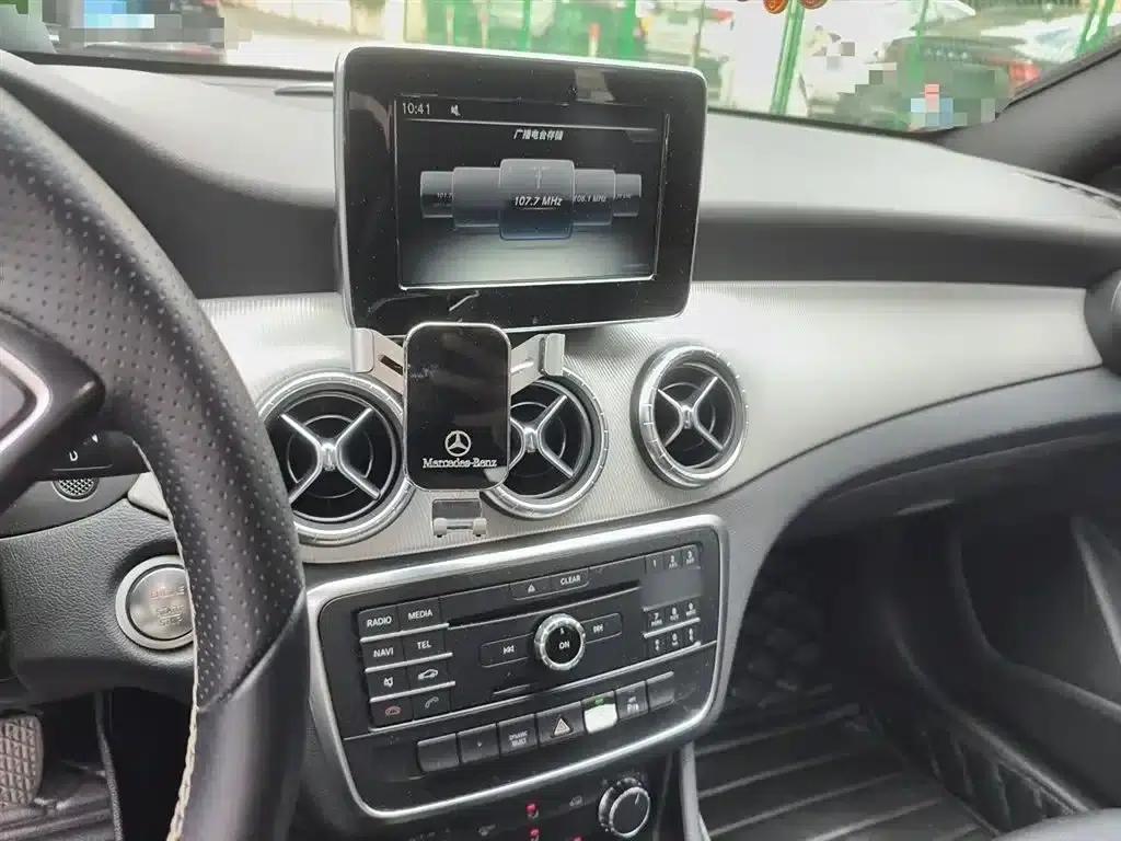 Imported Mercedes-Benz CLA 2016 CLA 200 Fashion Edition — миниатюра 6