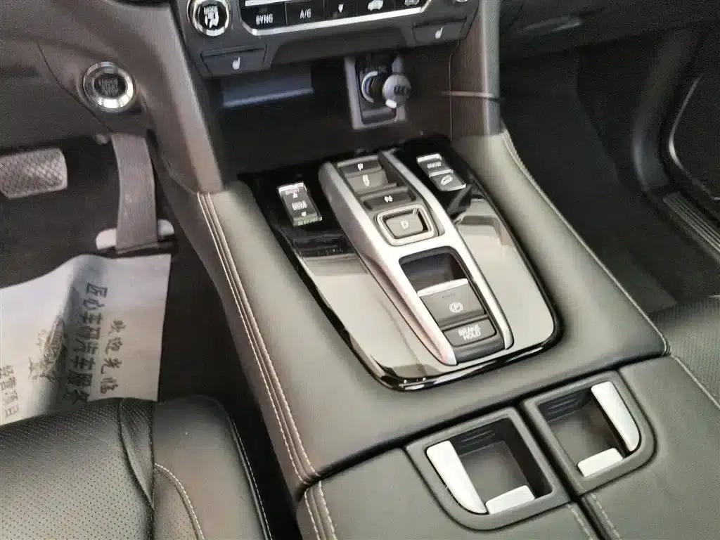 Honda UR-V 2020 370TURBO 2WD Premium Edition — миниатюра 10