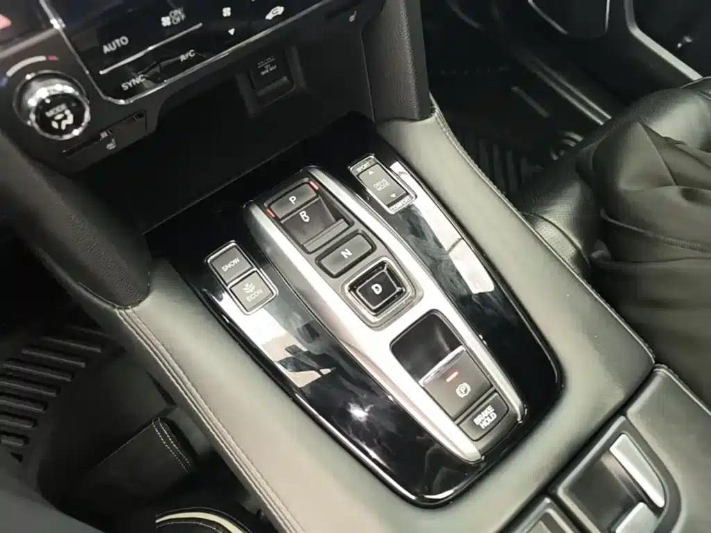 Honda UR-V 2017 370TURBO 2WD Premium Edition (National V Emission Standard) — миниатюра 14