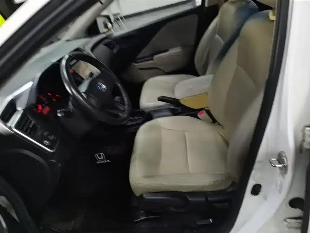 Honda City 2015 1.5L CVT Comfort Edition — миниатюра 15