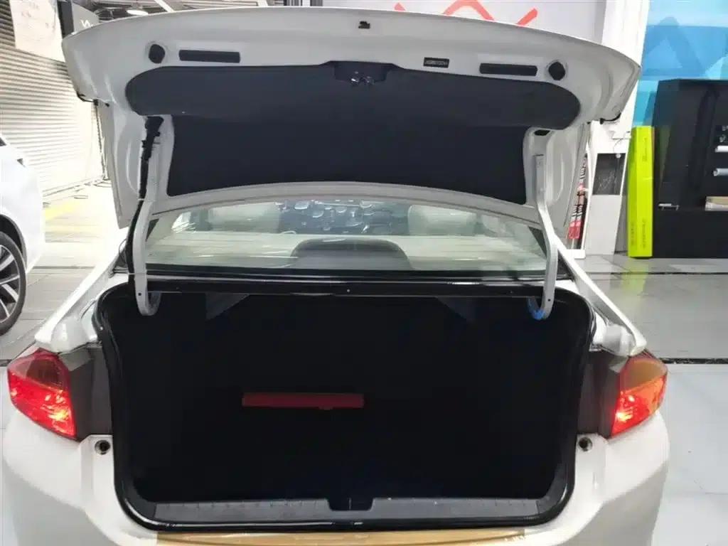 Honda City 2015 1.5L CVT Comfort Edition — миниатюра 19