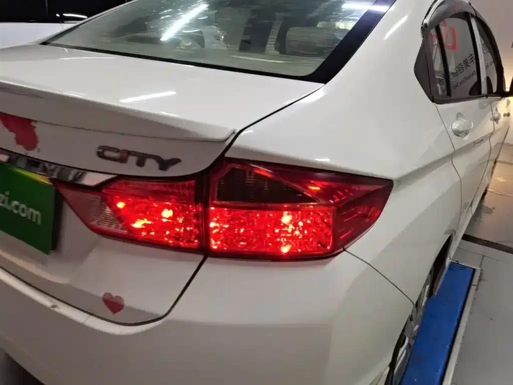 Honda City 2015 1.5L CVT Comfort Edition — миниатюра 8