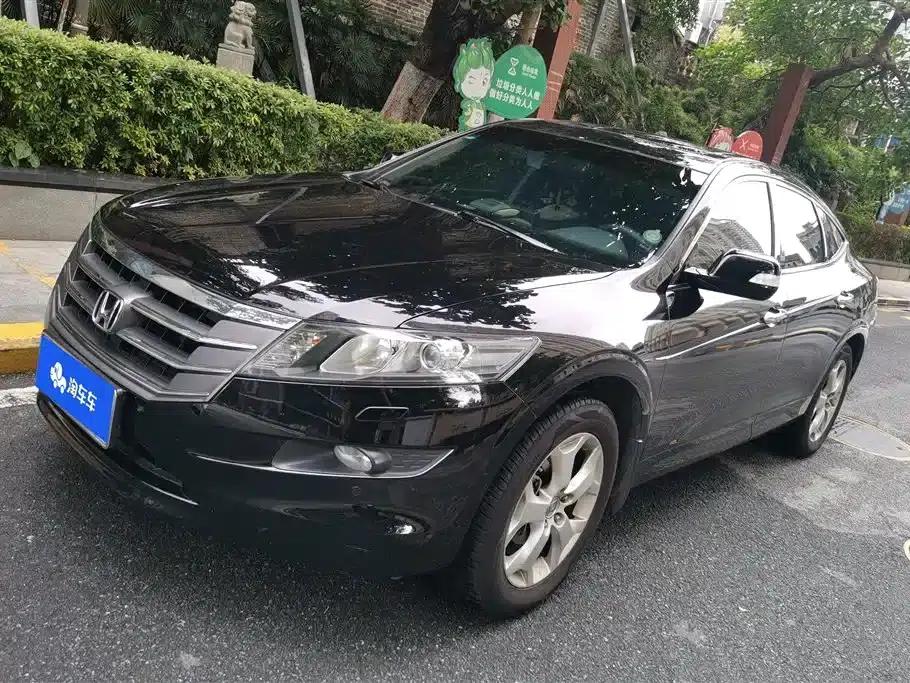 Crosstour 2012 2.4L Luxury Edition — миниатюра 1