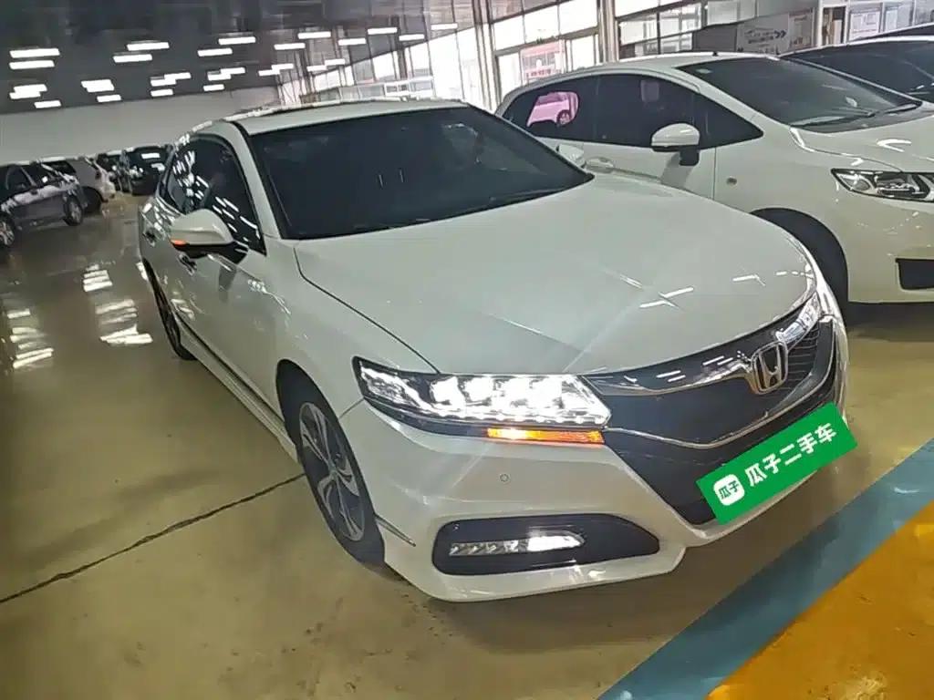 Spirior 2017 2.4L Luxury Edition — миниатюра 4