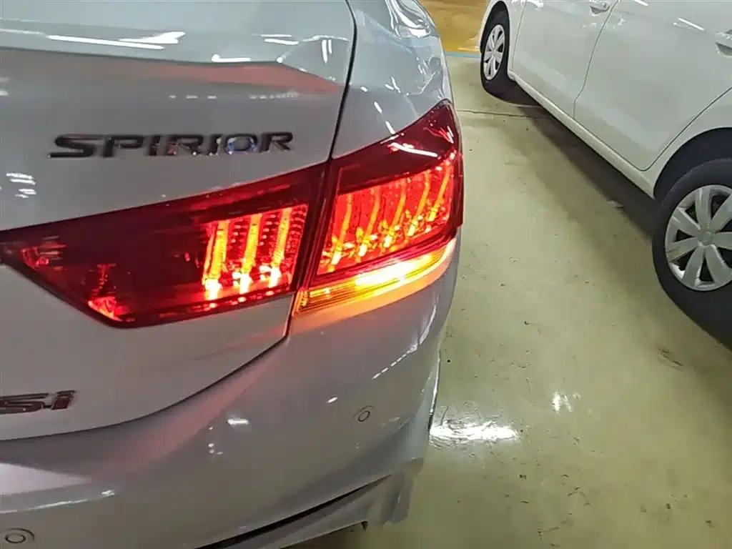 Spirior 2017 2.4L Luxury Edition — миниатюра 8
