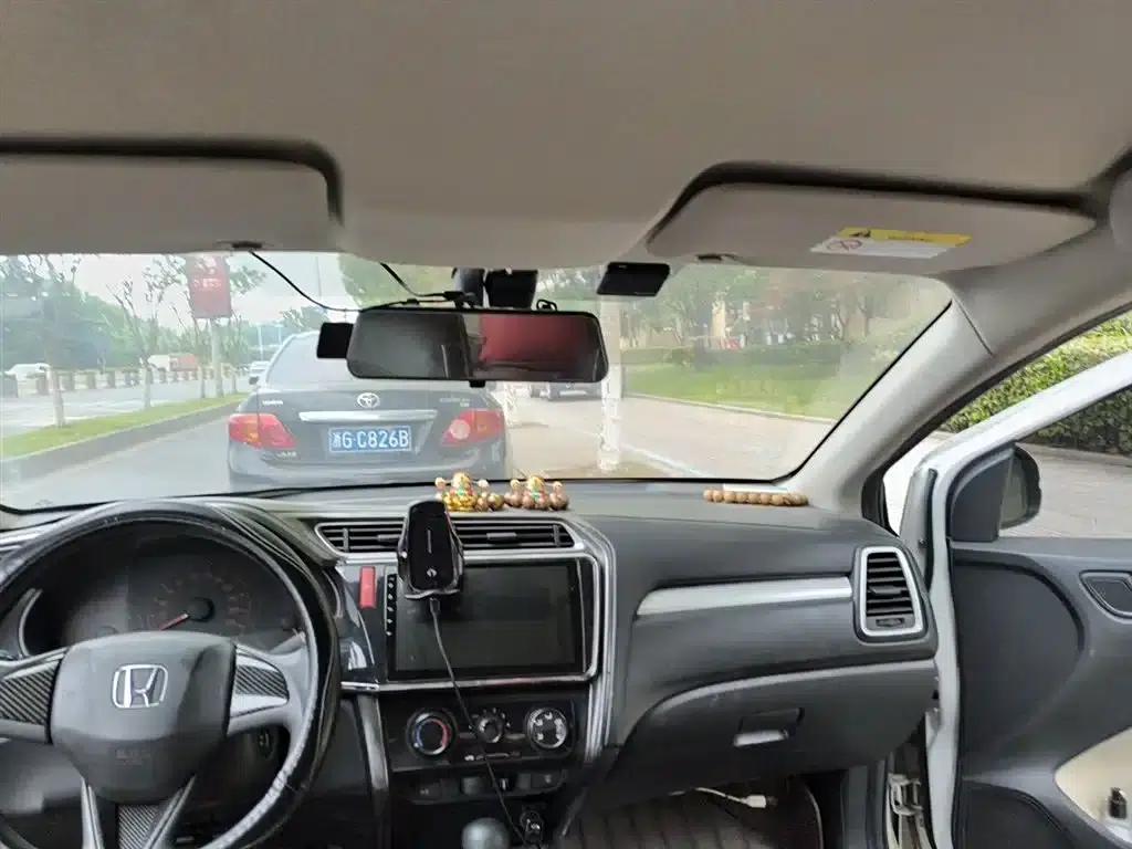 2016 Honda Greiz 1.5L CVT Classic Edition — миниатюра 15